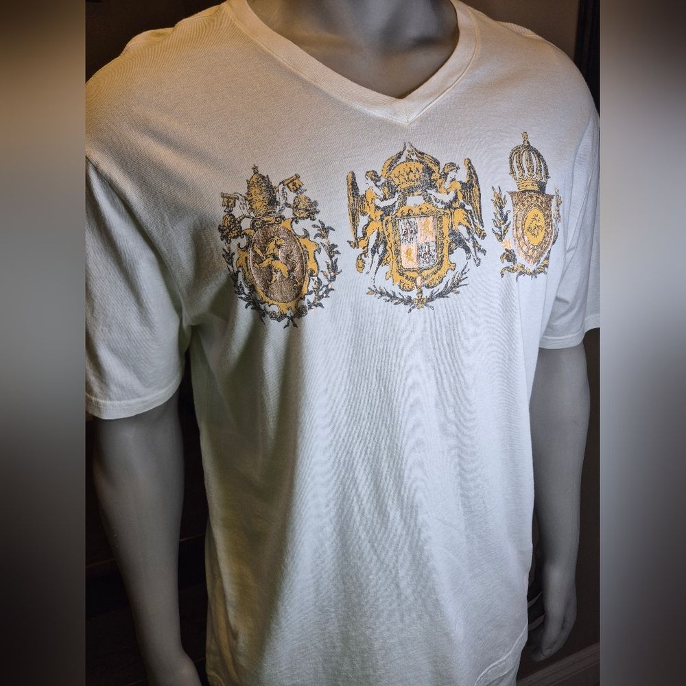 Express White Graphic V-Neck T-Shirt - Picture 4 of 12
